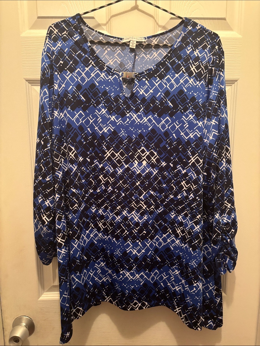 Blue Geometric Print Women’s Tunic Top with Keyhole Detail